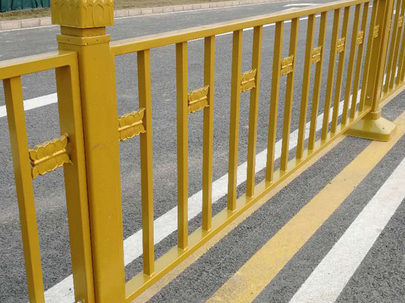 黃金道路護(hù)欄