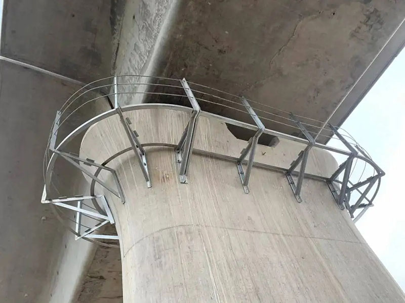橋教吊圍欄